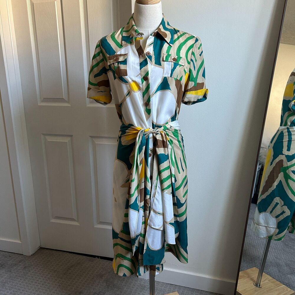 Diane Von Furstenberg Floral Short Sleeve Button Down Silk Wrap Midi Dress US 8